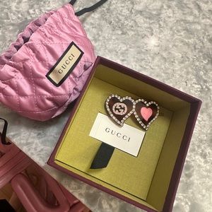 Gucci HAIR CLIP WITH GG HEARTS ❤️ Barely used